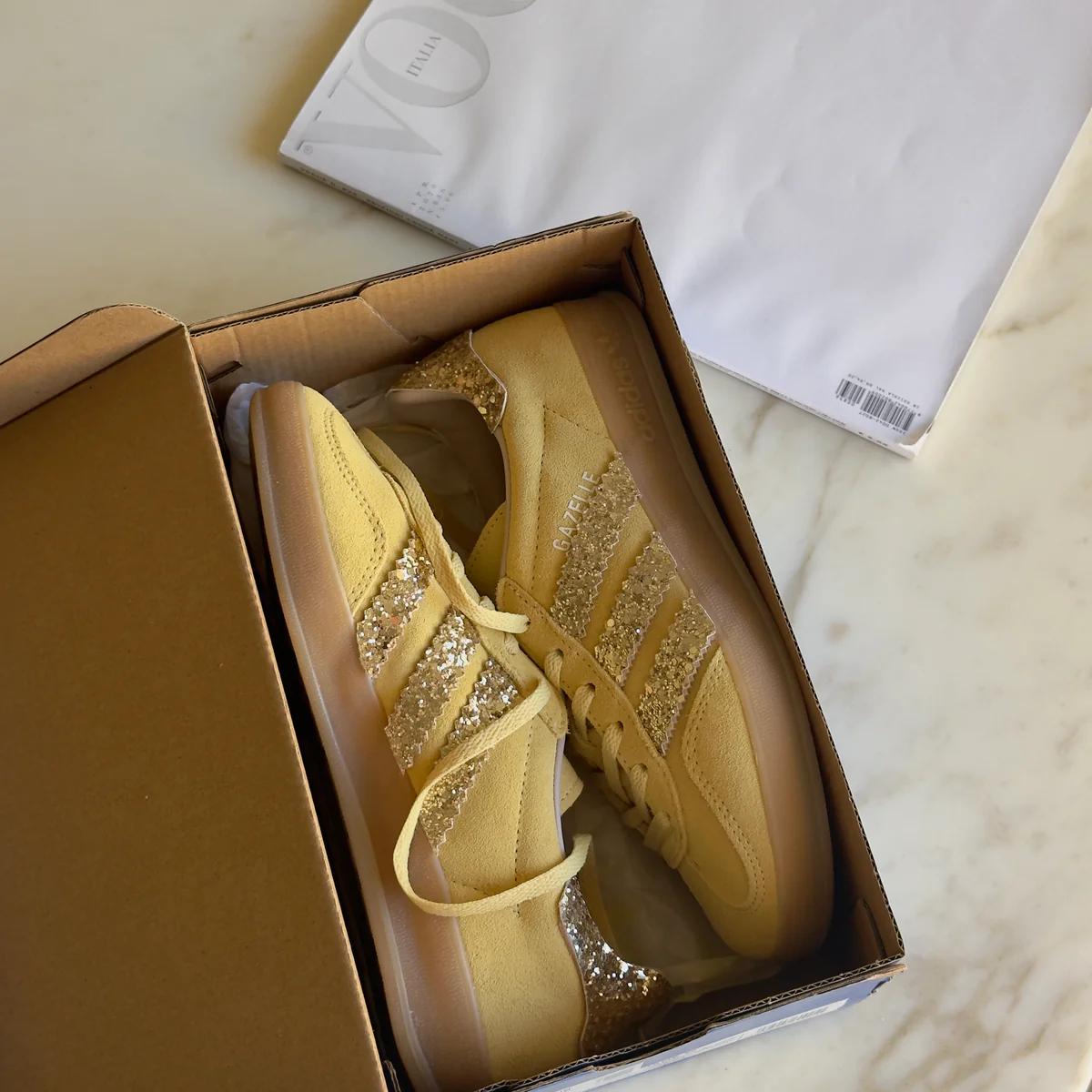 GAZELLE INDOOR AMARELO BRILHO